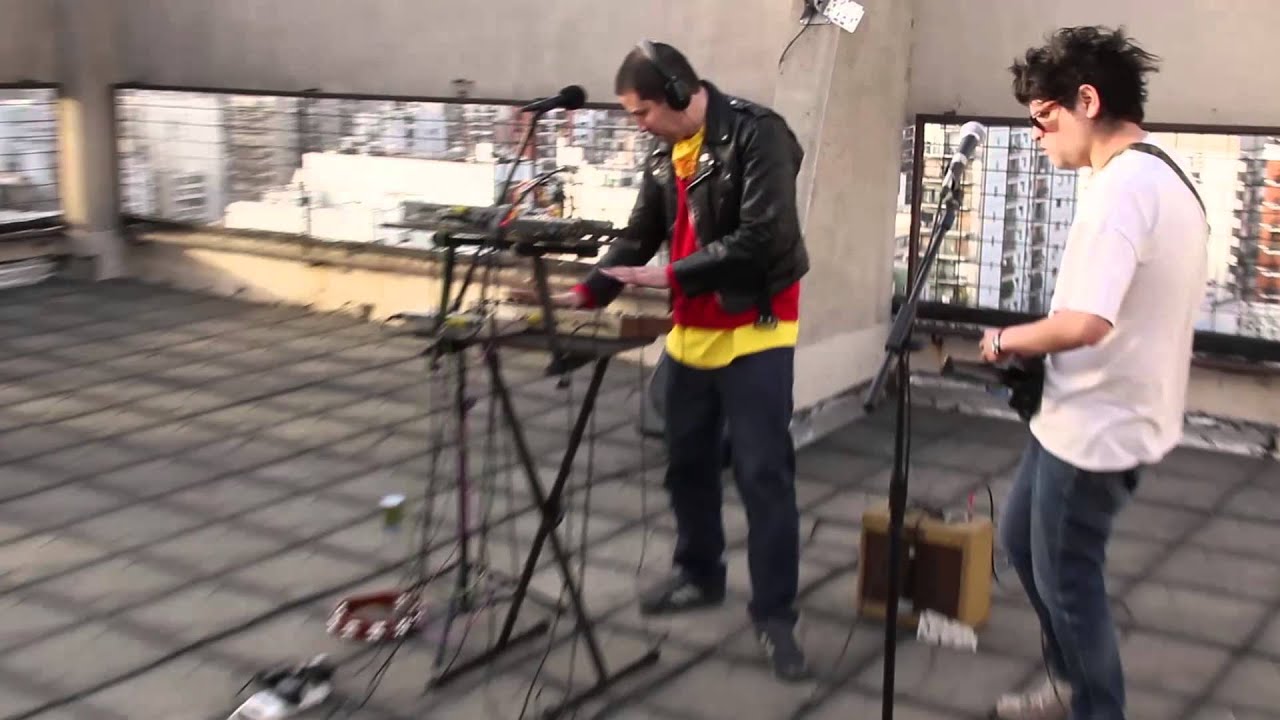 Travesti en la terraza (lado b) 