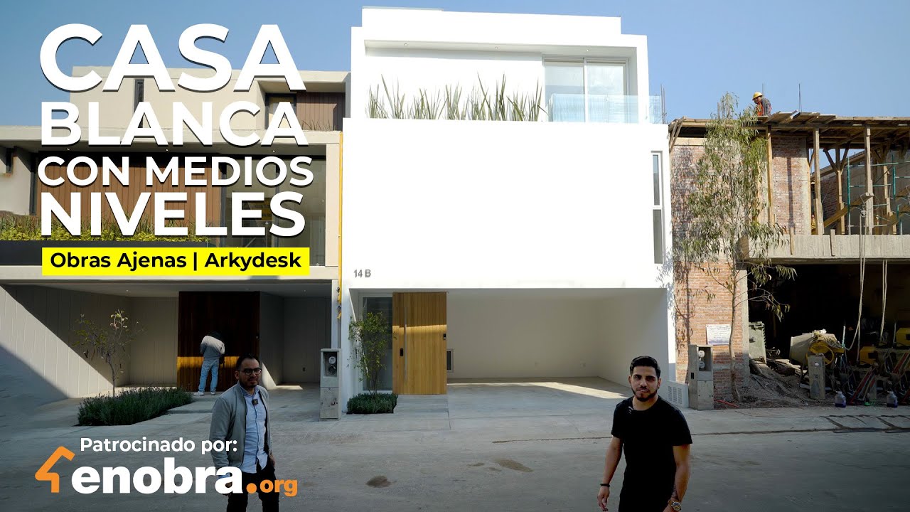 CASA BLANCA de medio niveles con estilo ELEGANTE Y CÁLIDO | Obras Ajenas | Arkydesk + COTAPAREDES