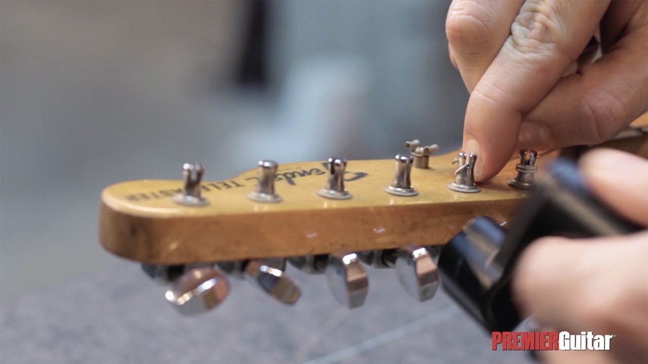 Сделай сам: как натянуть струны на электрогитару Fender