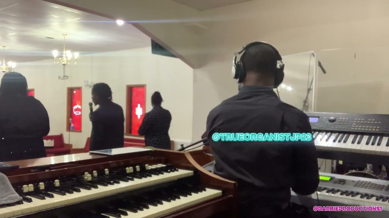 Sunday Morning Praise & Worship