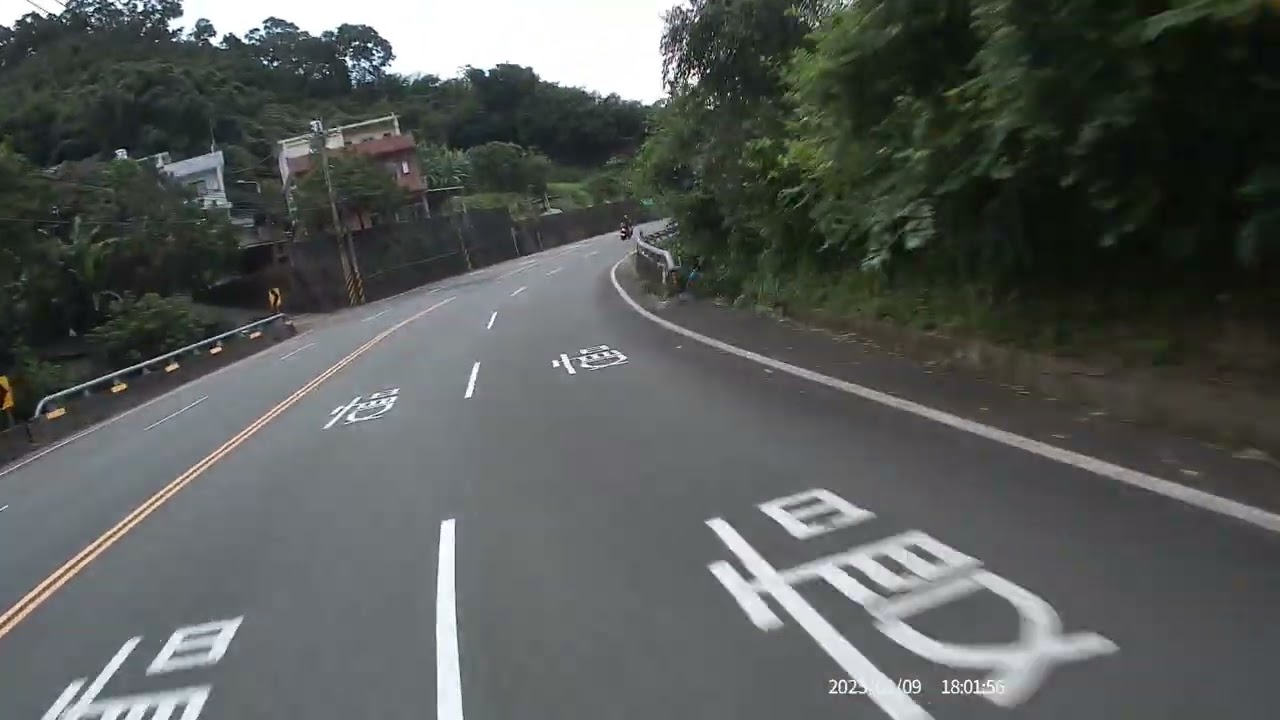 台3線三灣區間測速水泥中央分隔島施工完成 壓迫感