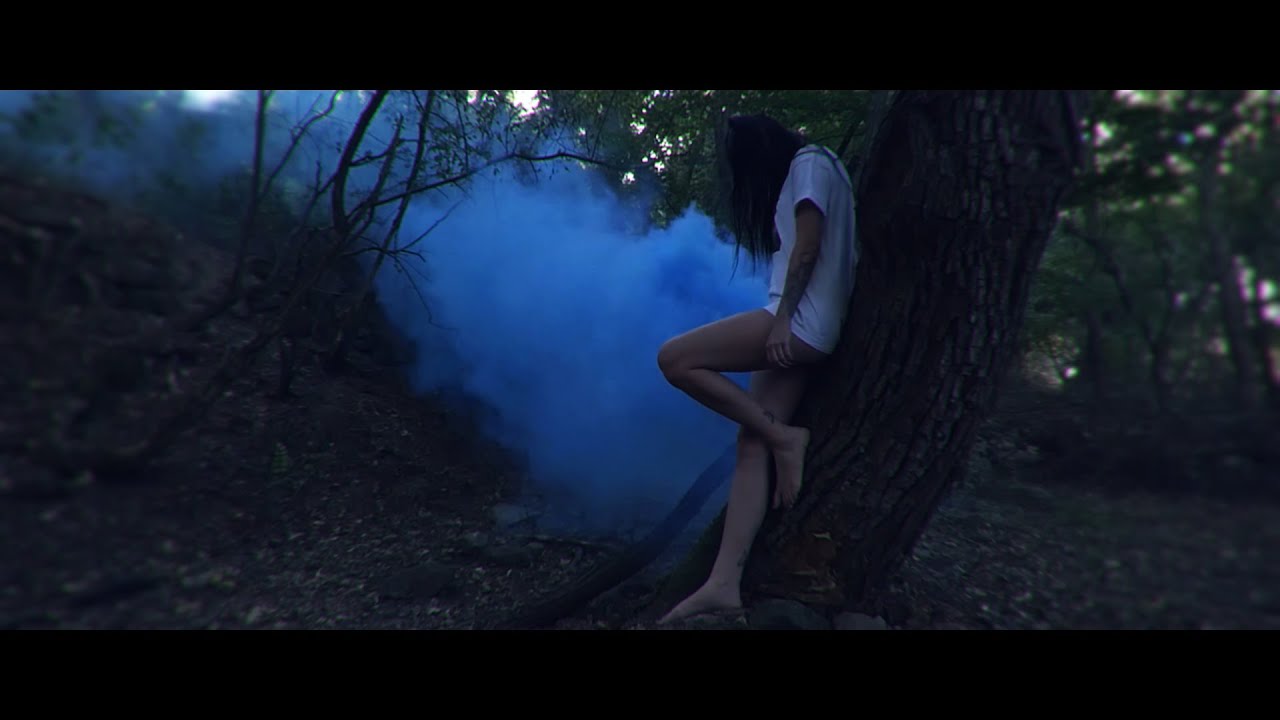 BLUЯRY Clothing: Mrs. Blurry 01