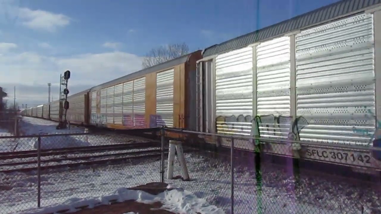(2-4-2026) Train meet in Marion Ohio:CSX EB and WB freight trains.