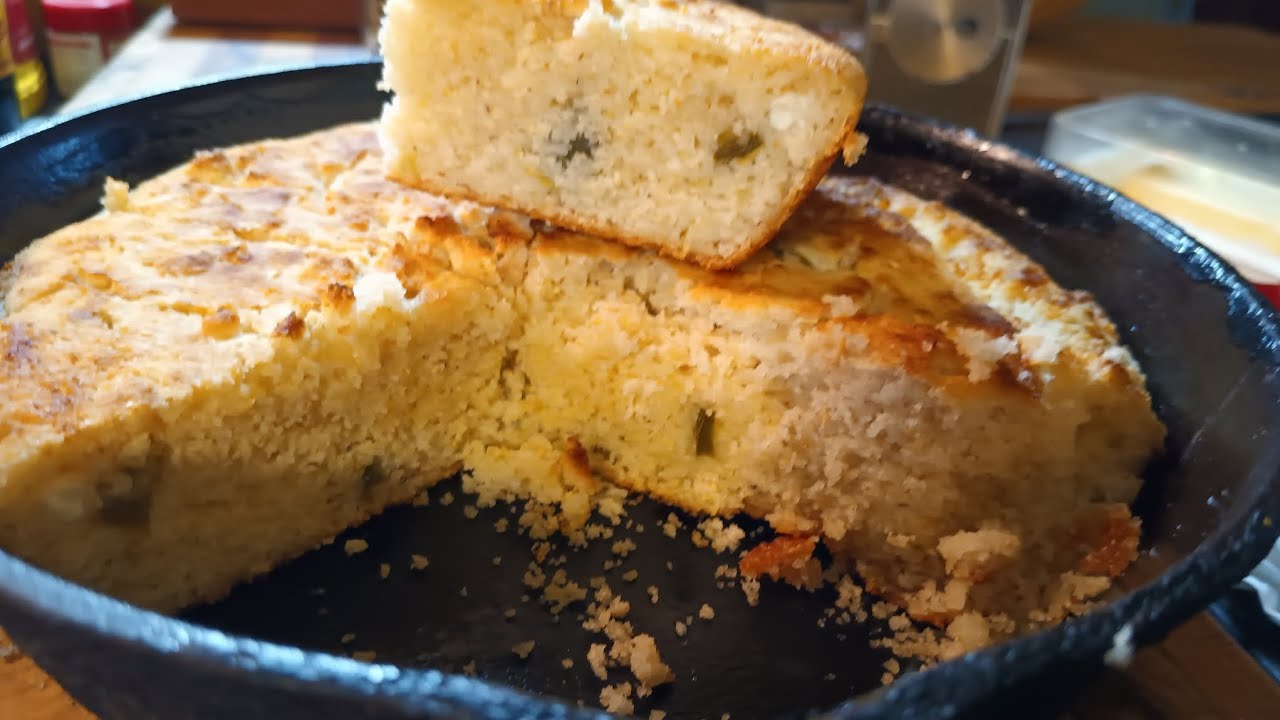 Jalapeno Cornbread ~ Martha White, self-rising cornmeal ~Buttermilk~Cast Iron Skillet ~🔥🔥🔥🔥🔥🔥🔥😊😊😊
