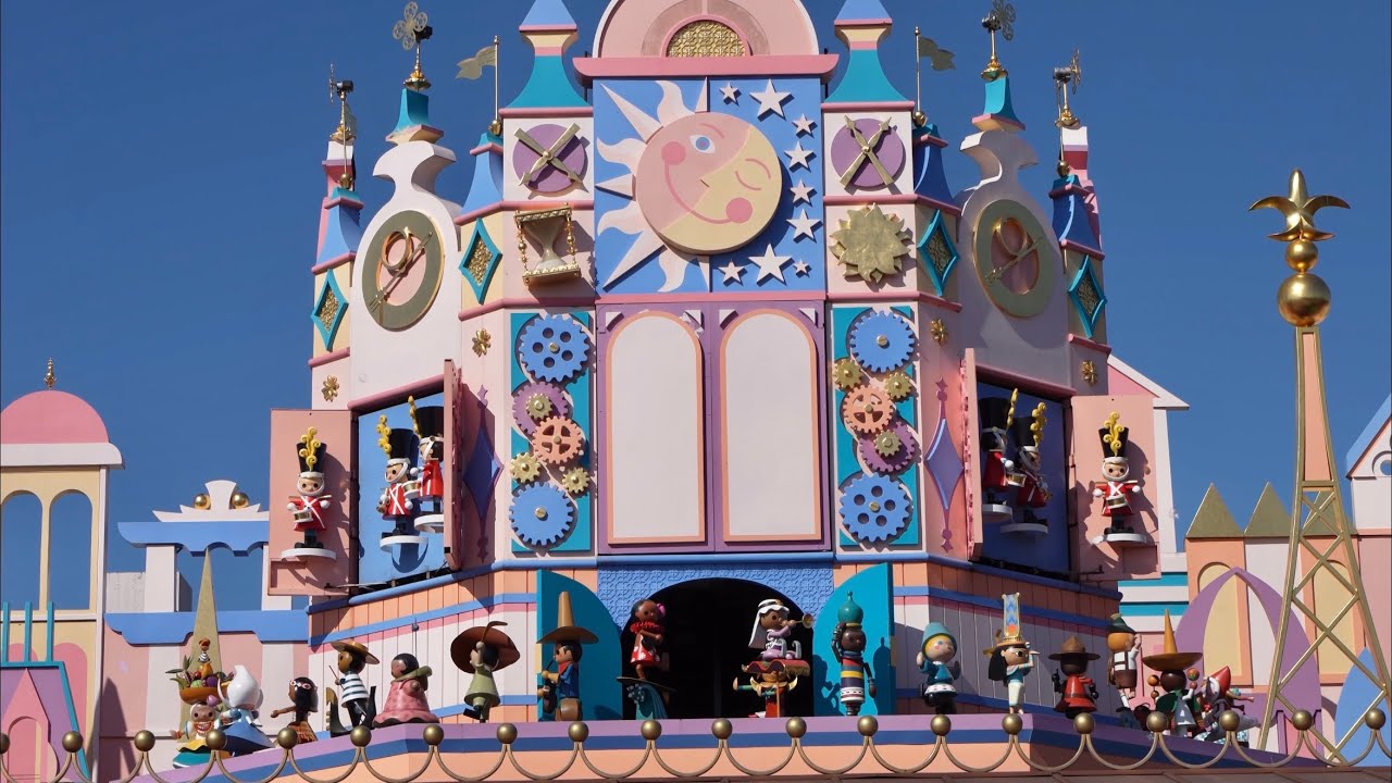 “it’s a small world” Clock Parade Disneyland Paris 2025 (daytime)