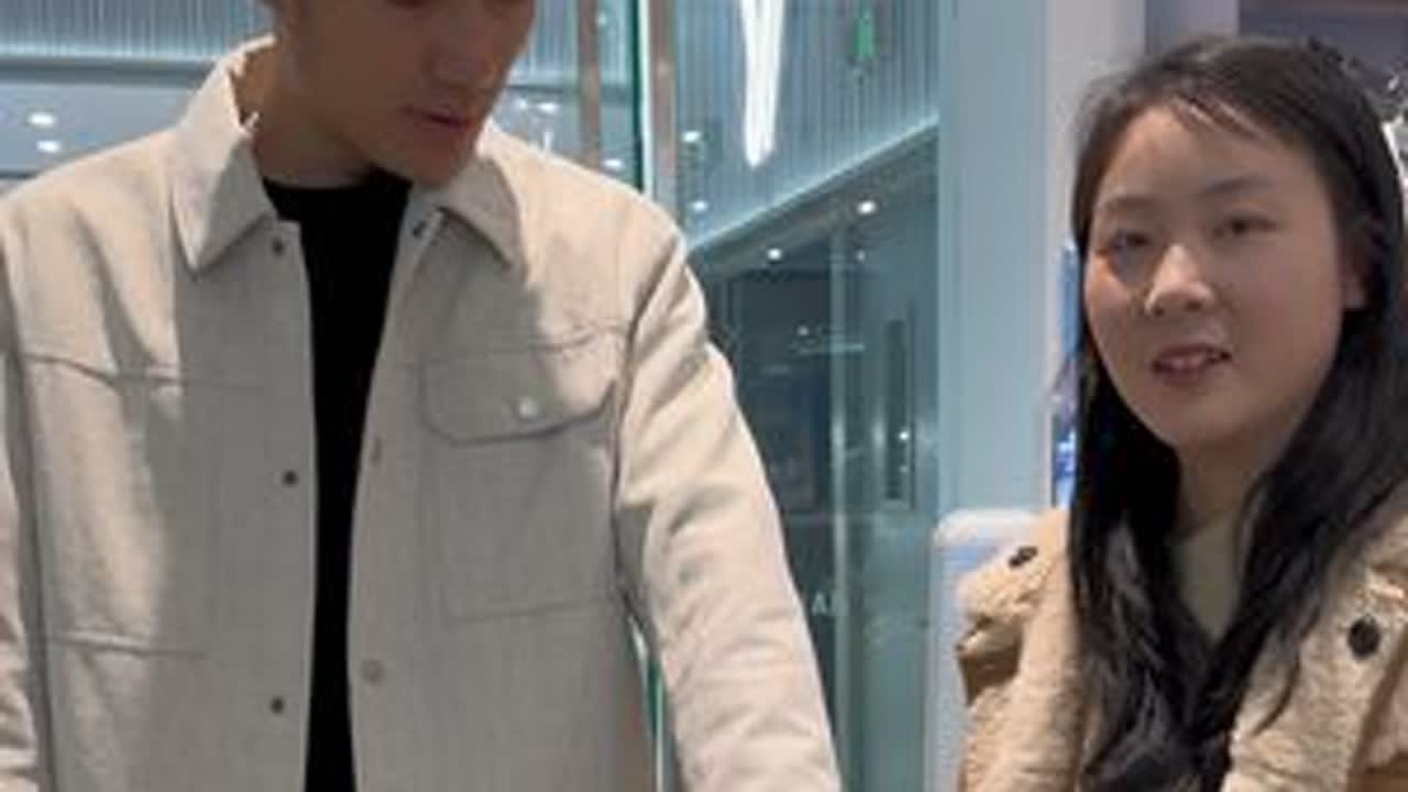 离俺弟王威结婚，也没多少天了，又快开学啦，今天带王杰去买了新衣服，男士衣服就是好买。带诺诺去玩了宝贝王，一家人去商场逛了一圈#逛街买衣服 #买衣服 #弟弟结婚 #记录真实生活