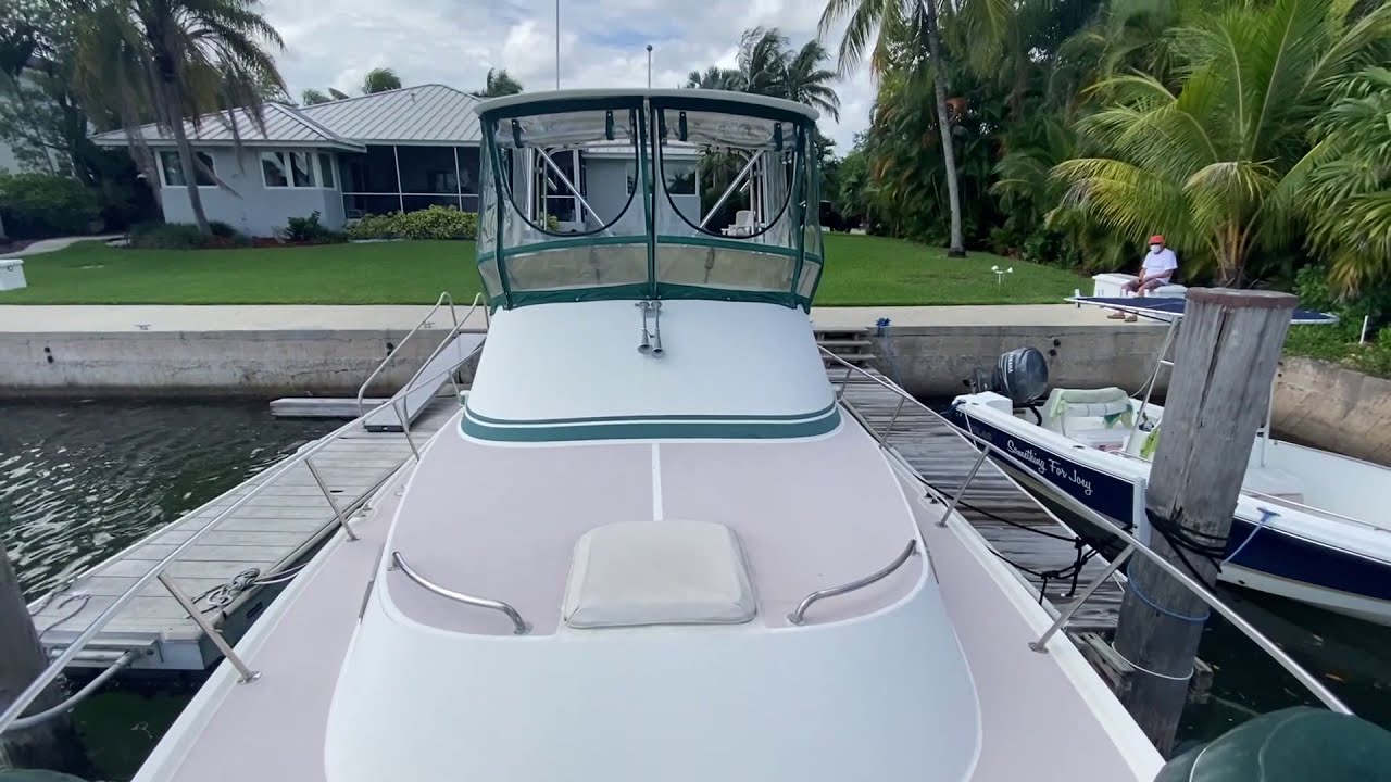 2000 Albin 32+2 command bridge Super Clean low hours (125)