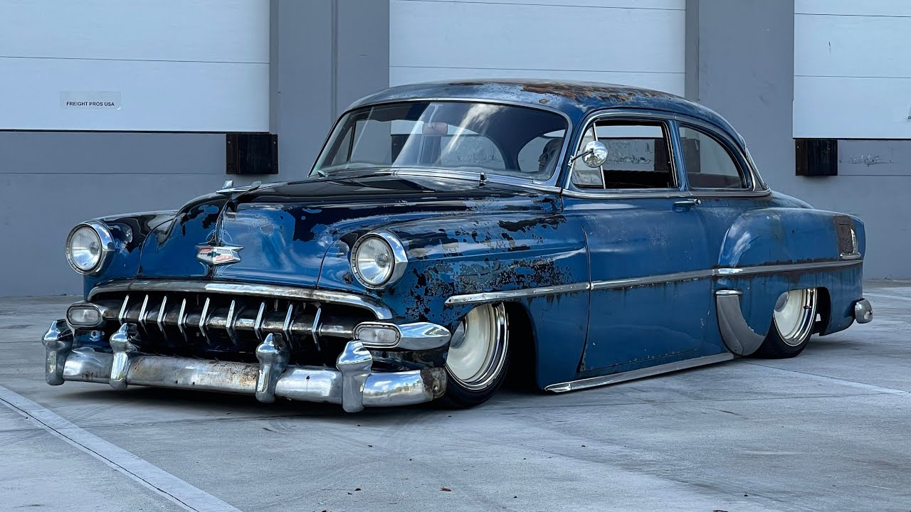 1954 Chevrolet BelAir con suspención de aire Accuair y un poderoso motor LS con Super Charger