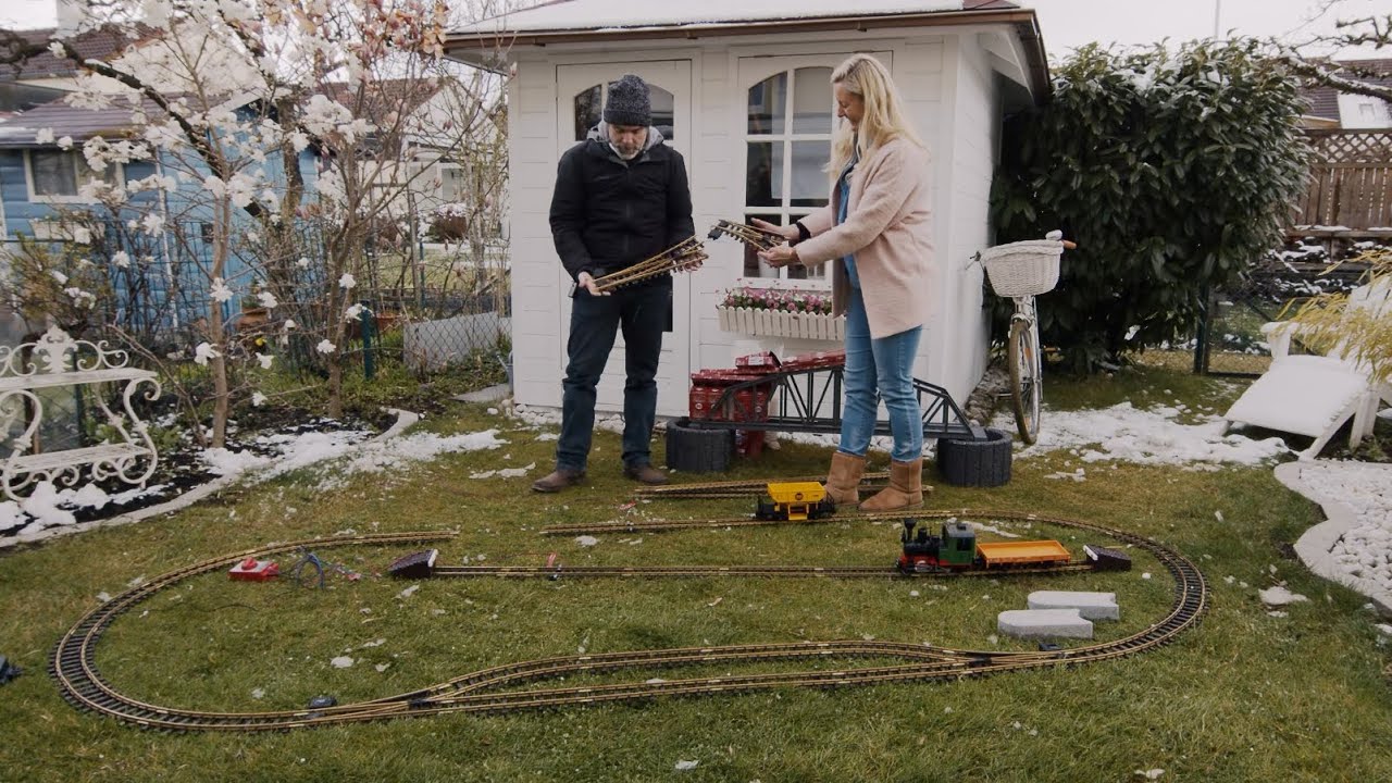 Auslegen der Gleise im Garten für die LGB Gartenbahn - Wir bauen eine Gartenbahn (Teil 6)