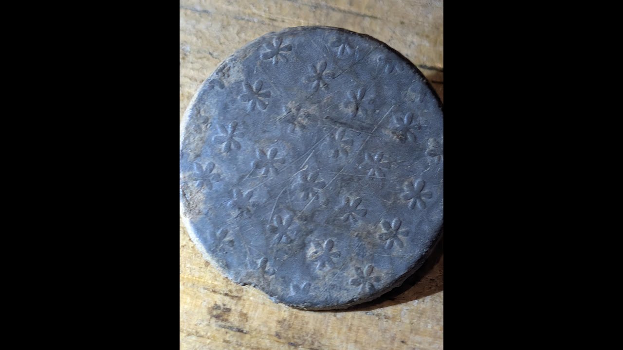 FINALLY BACK IN THE CONTINENTAL BUTTON FIELD METAL DETECTING