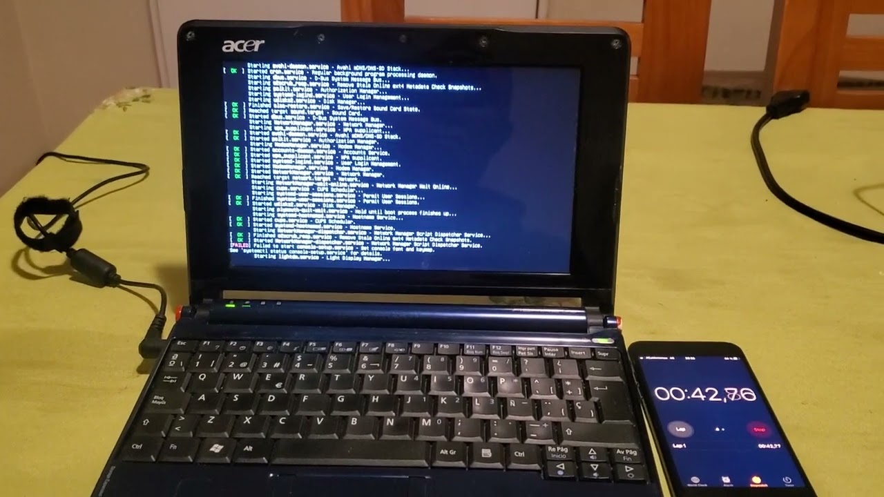 Debian 12 Bookworm 32 bits in an Acer AOA150 from boot to Desktop in less than 90 sec!