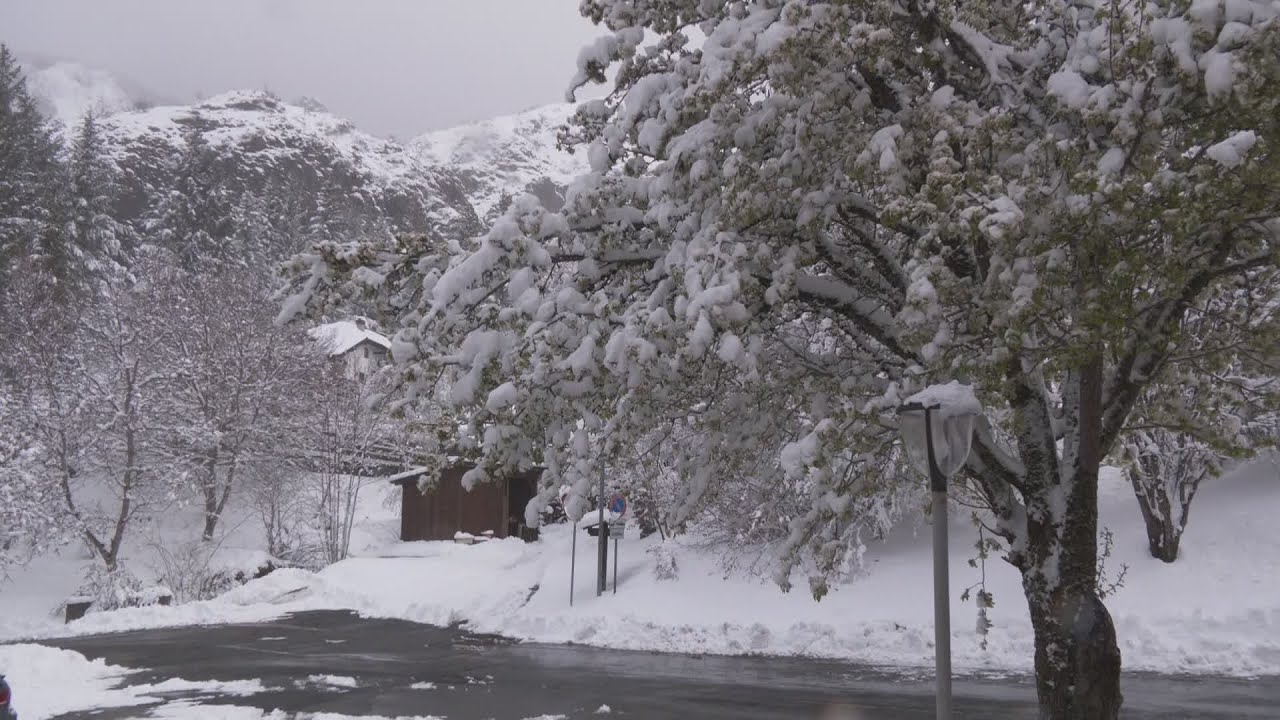Nevicate abbondanti in val d'Aveto: 45 centimetri in paese e temperature in calo