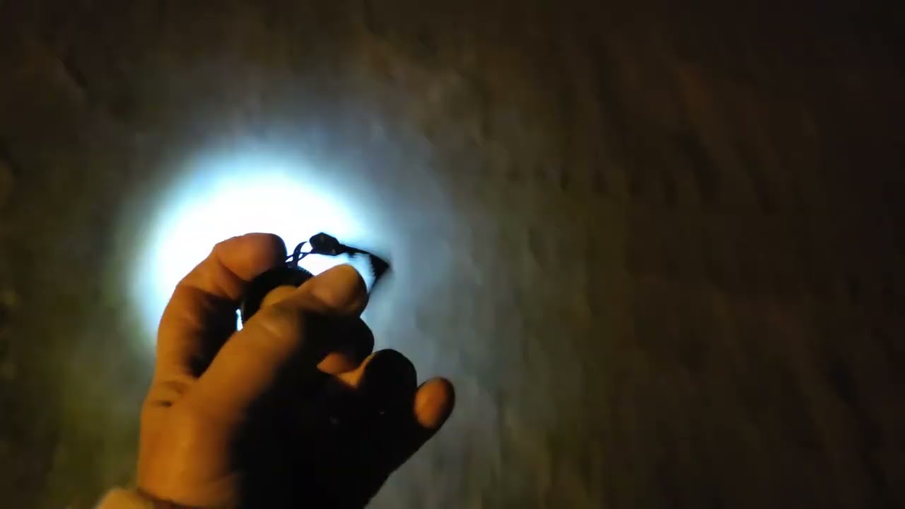 Testing a Mini Flashlight, Zoomable LED Flash Light, 3 Modes, 3AAA Batteries #amazongadgets