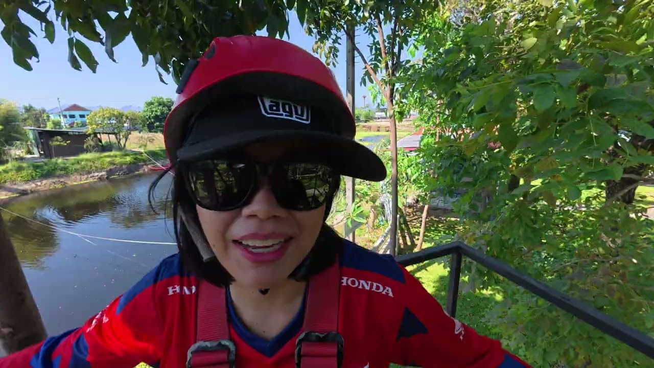 ไปเล่นโหนสลิงซิปไลน์ข้ามบ่อน้ำ