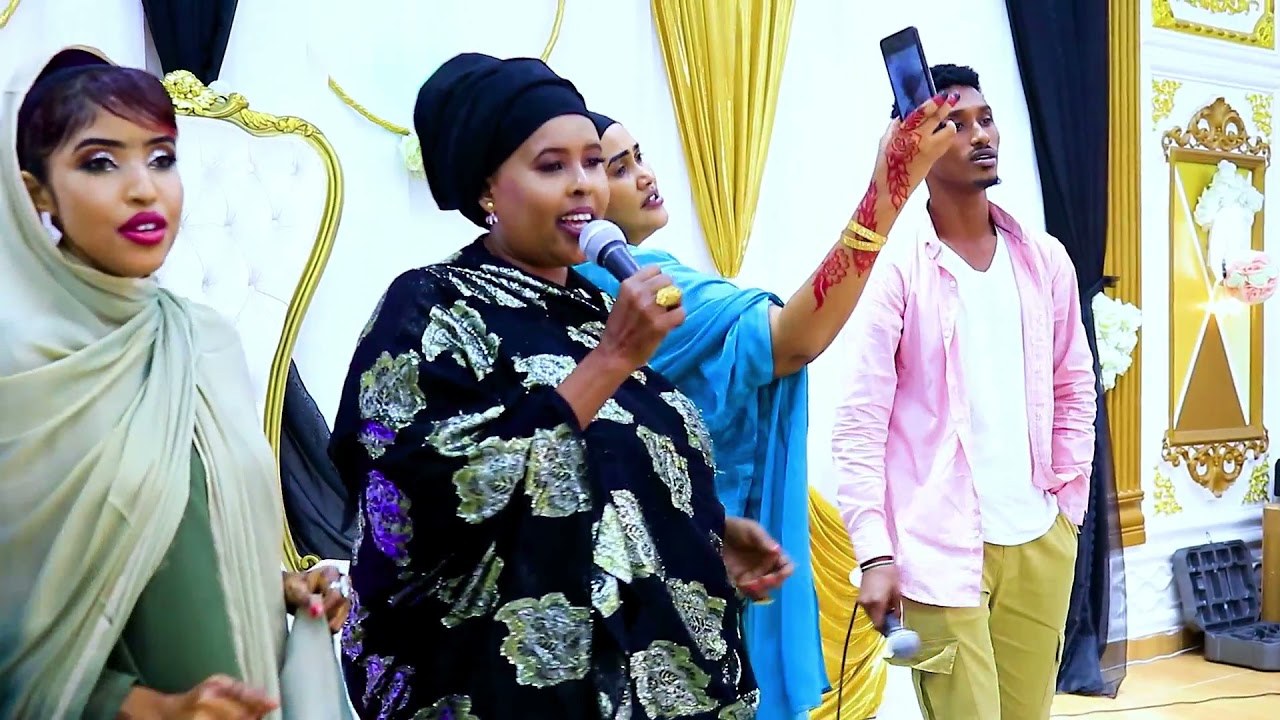 CAASHO KIIN CILMI  FT MAHAD XIDIG HEES CUSUB AMAANA LA KOOBE
