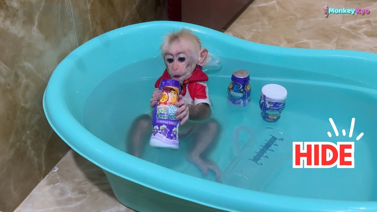 Kyo hide from dad, brought a lot of milk into the bathroom and drank until she was full!