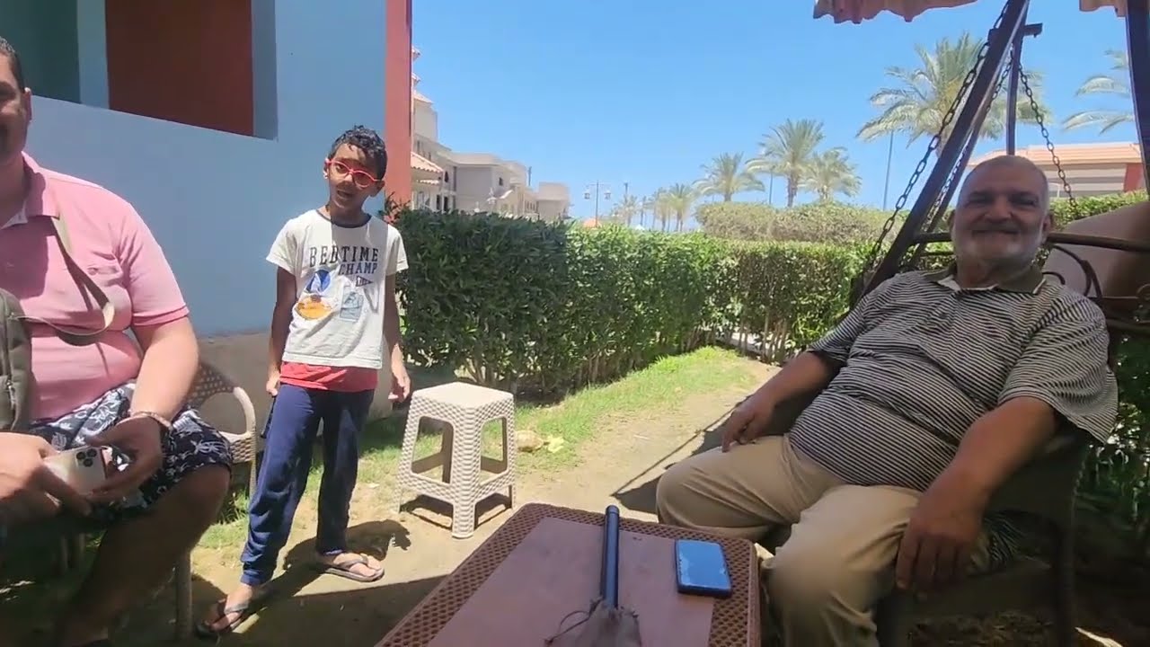 شاليه الهنا وراي عملاء نزلو فيه العام الماضي والسنه دي نزلو مكان تاني