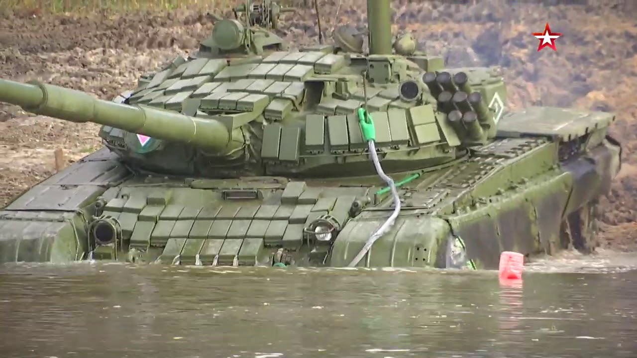 Cuando un tanque se transforma en un submarino un T 72 sumergi&eacute;ndose en un r&iacute;o