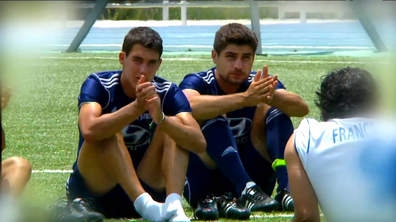Emocion in Football Cracks