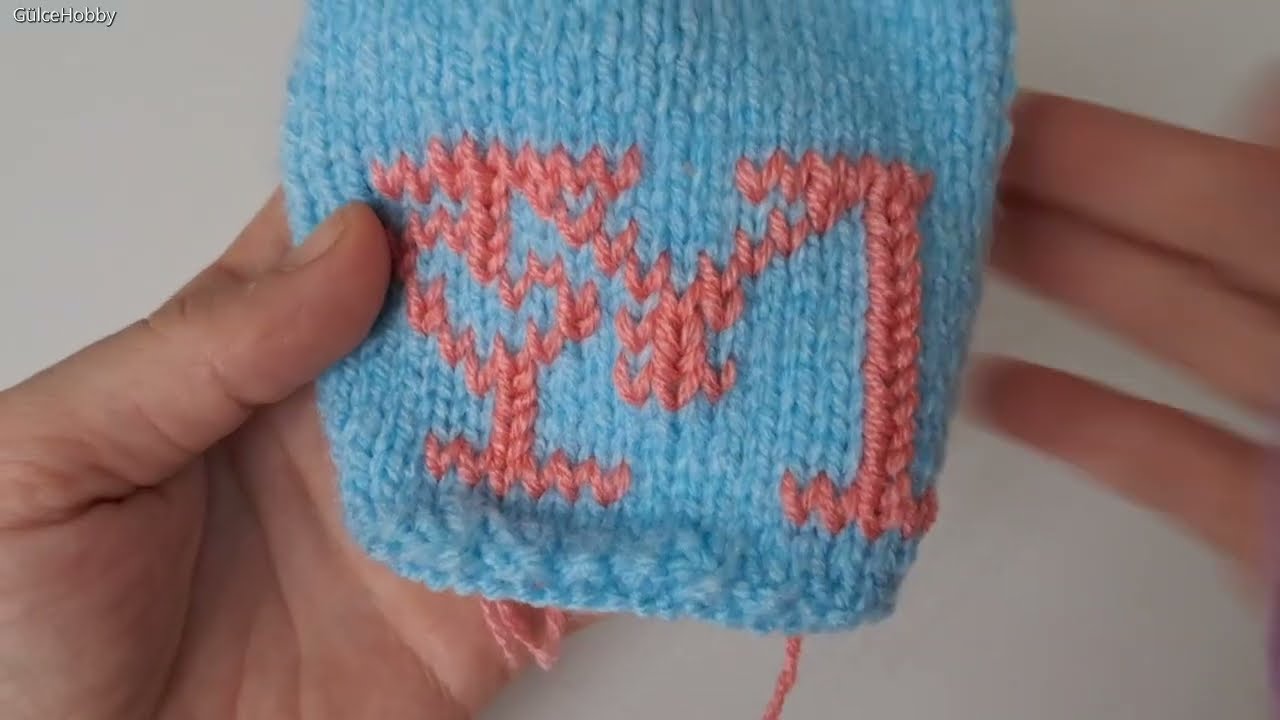Düz Örgü Üzerine M Harfi İşleme/ embroidery on knitting/ duplicate stitch