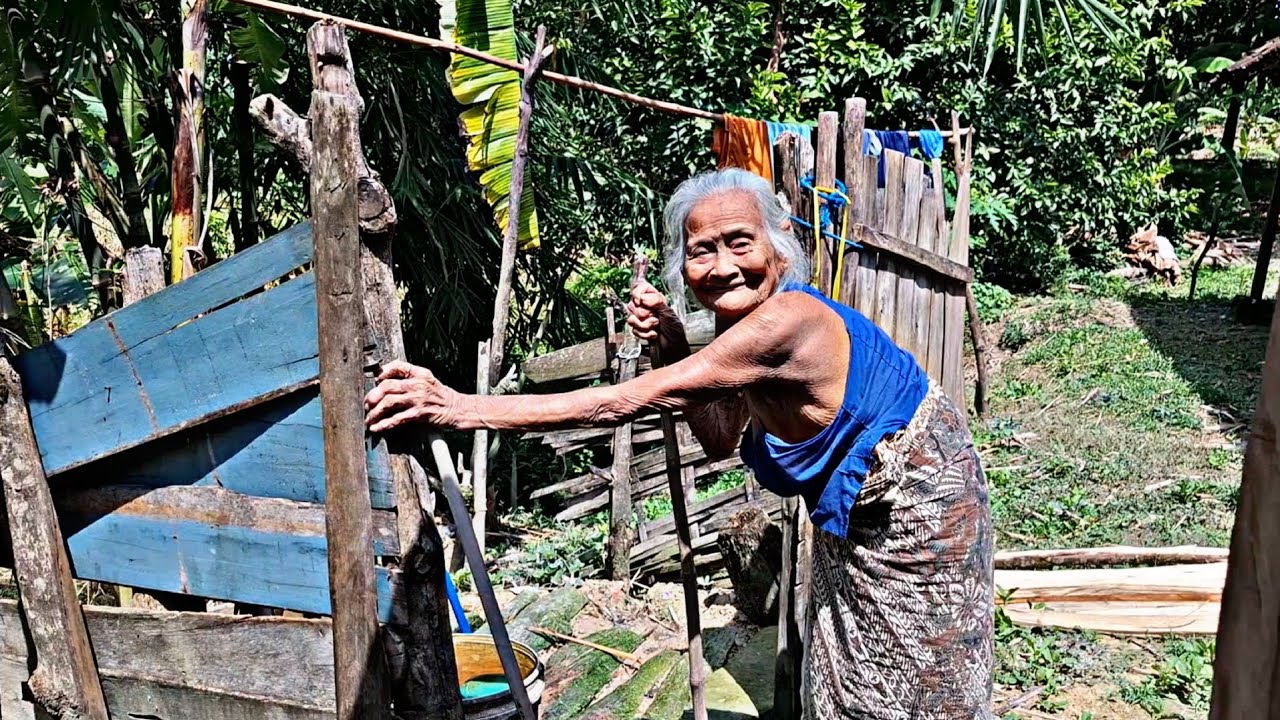 Sebuah Desa Kuno‼️Nenek Lansia Umur 100th Di Perkampungan Pinggir Hutan Bojonegoro,Suasana Th 70an