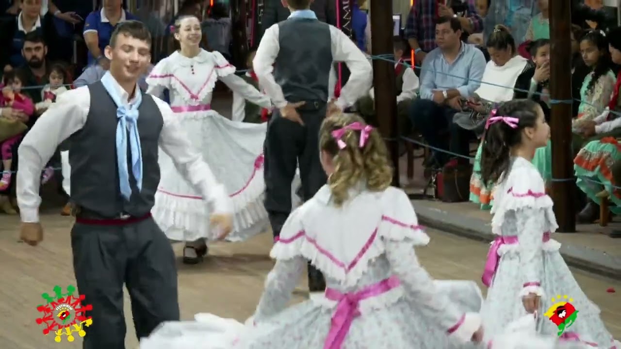 Tatu de Castanhola  Invernada Mirim do CTG Erva Mate no XXVII FESTMIRIM em Santa Maria-RS 18/08/23.