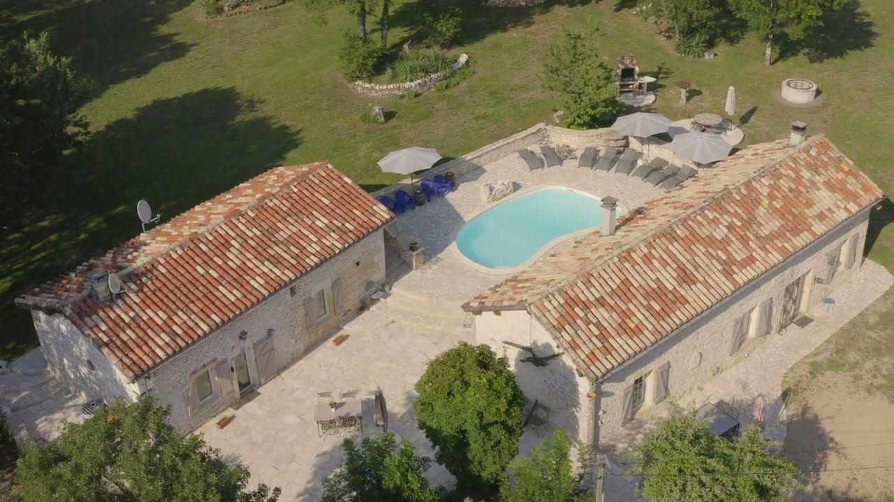Hameau dans un cadre idyllique de 35 hectares