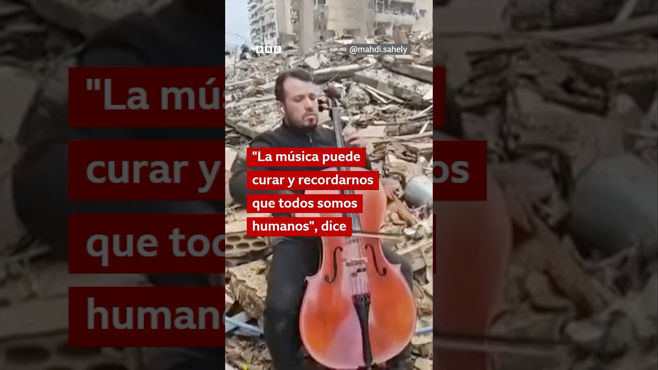 Conmovedora actuaci&oacute;n de un chelista entre los escombros en Beirut
