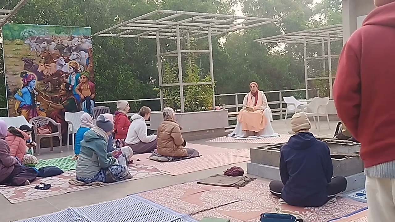 Джапа с Е. С. Ниранджана Свами Маяпур