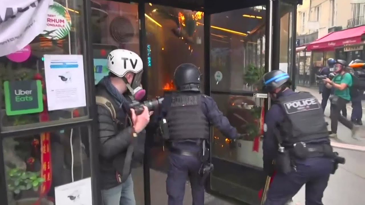 PARIS IN PANIC: Fire hits building during &ldquo;BLOCK EVERYTHING&rdquo; protest