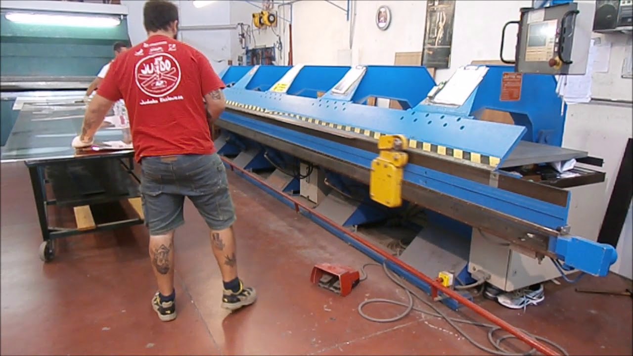 Gronde, copertura tetti, cappe e camini realizzati a mano