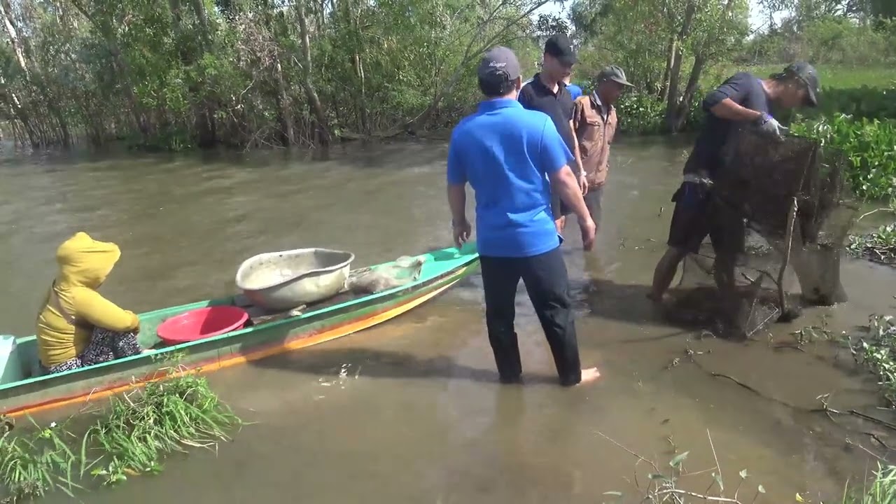 ANH EM LẠI ĐI TÂN CÔNG SÍNH