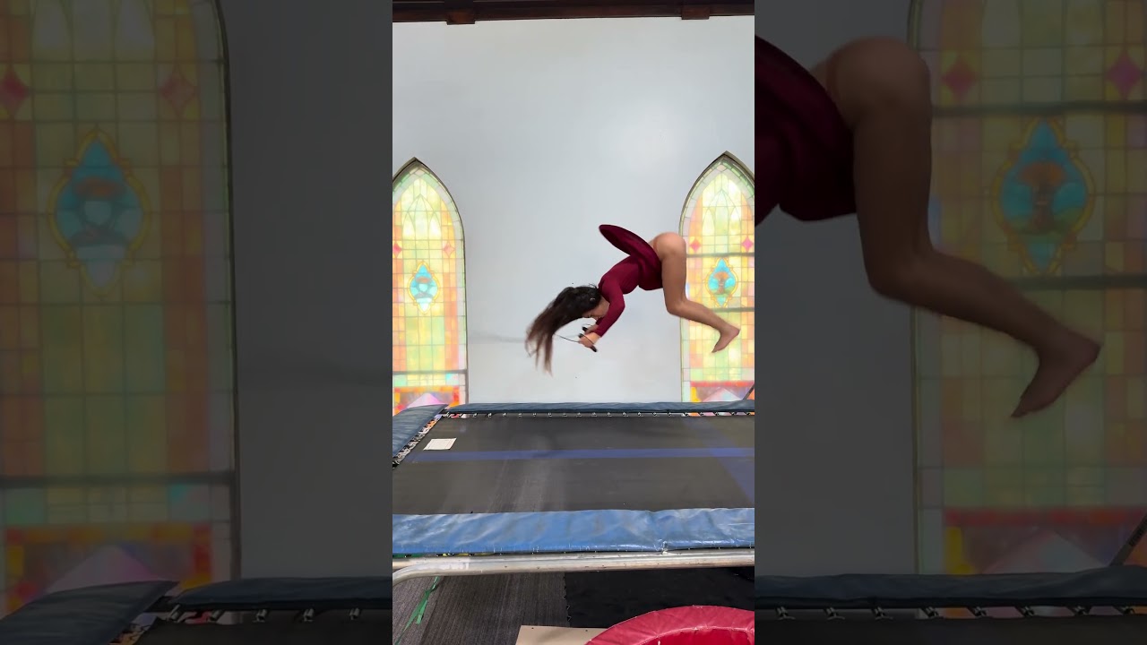 jump rope on a trampoline !?