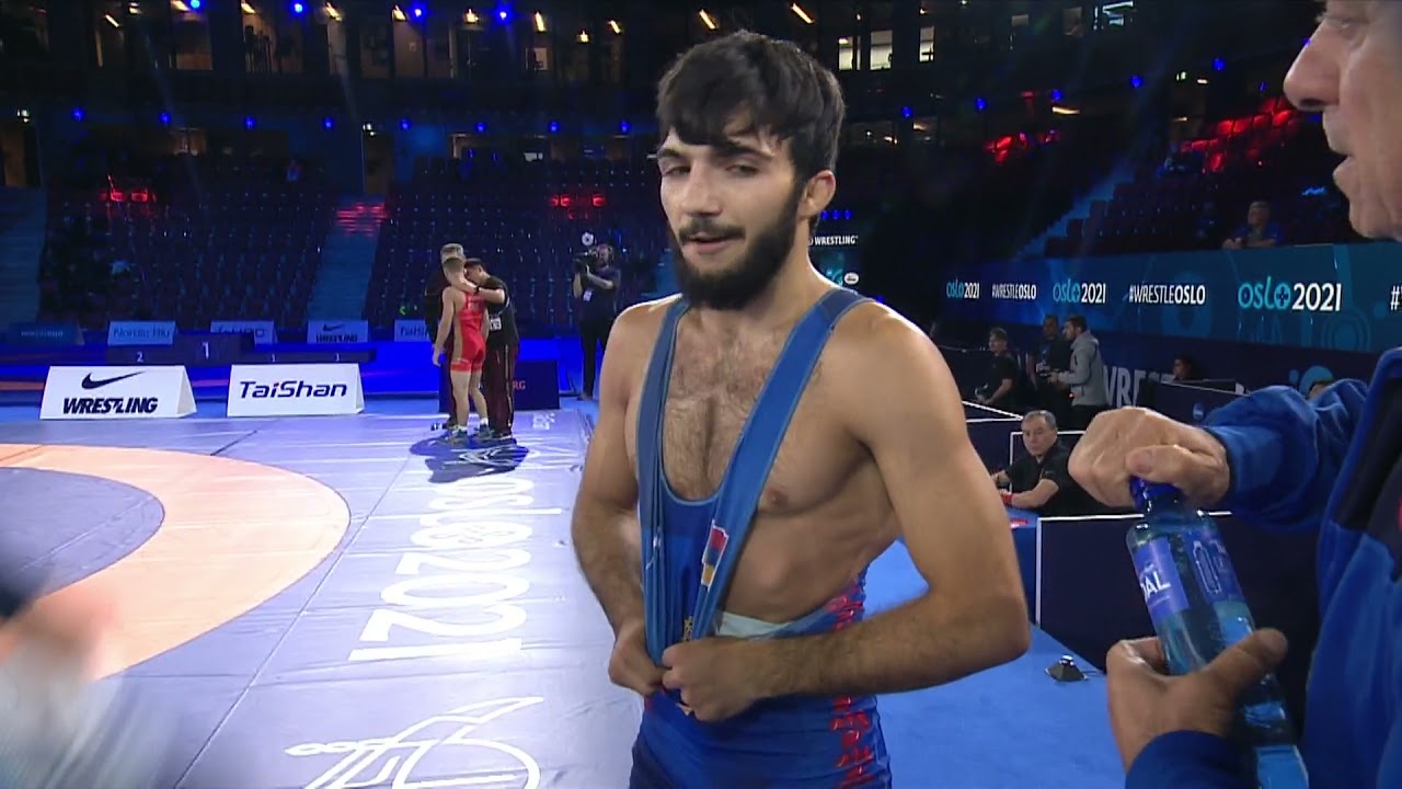 1/2 GR - 55 kg: E. SEFERSHAEV (RWF) v. N. HAKHOYAN (ARM)