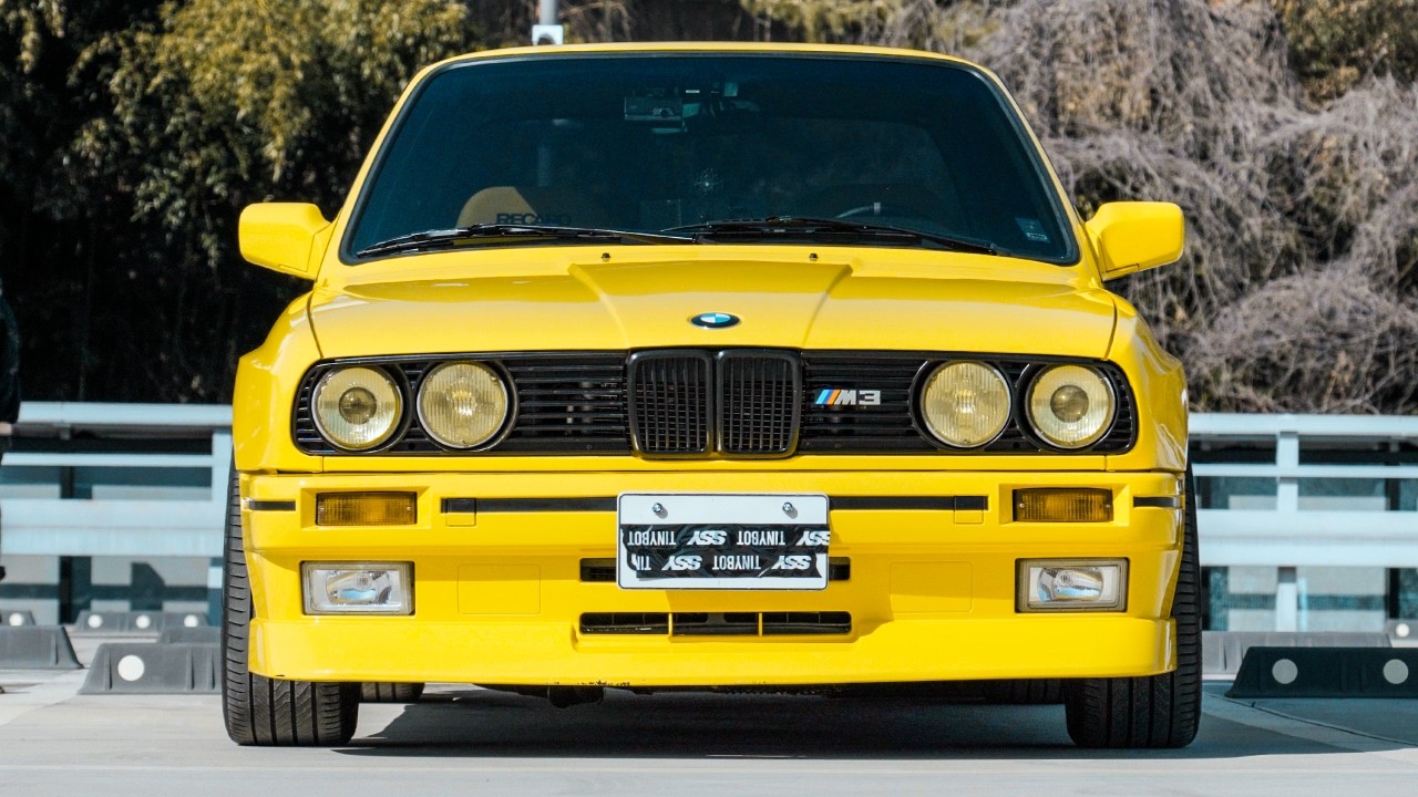 89년식 BMW 3시리즈, 근데 엔진을 스왑한