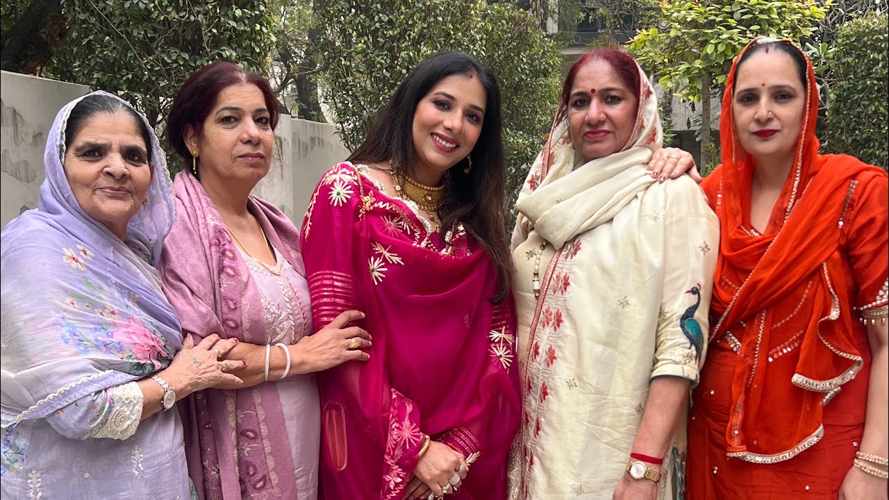 भतीजे होने की ख़ुशी में बुआ जी हर ने गीत गवाए।बुआ जी अपने भतीजे के लिए क्या-क्या लेकर aayi 🤗