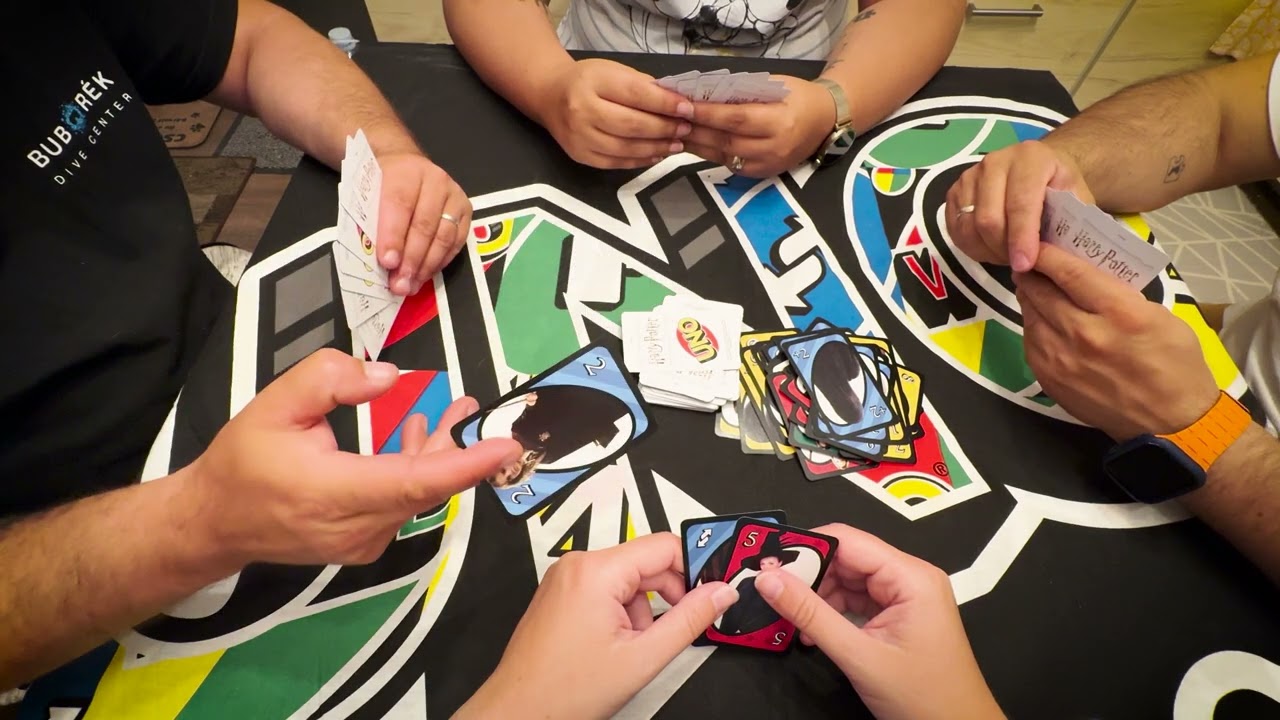 UNO Harry Potter – The Sorting Hat Card is EVIL! 🧙‍♂️😂