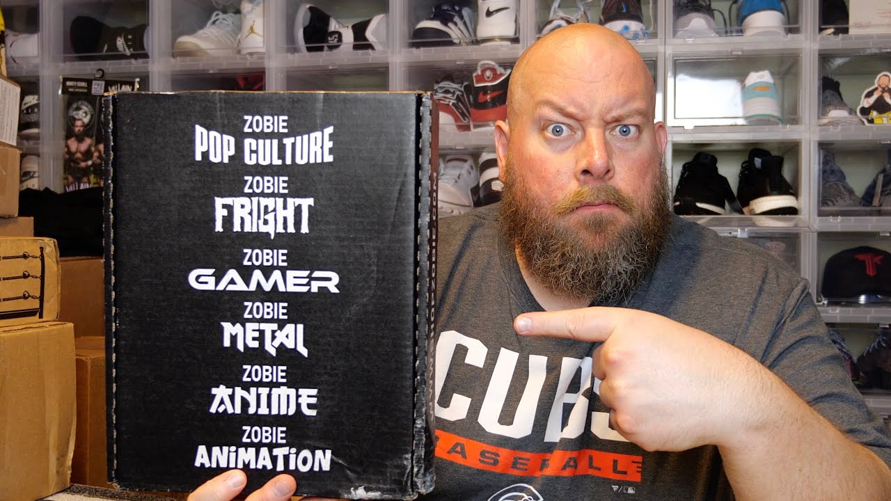 Opening the June 2021 Zobie FRIGHT Horror Mystery Box + Killer Autograph