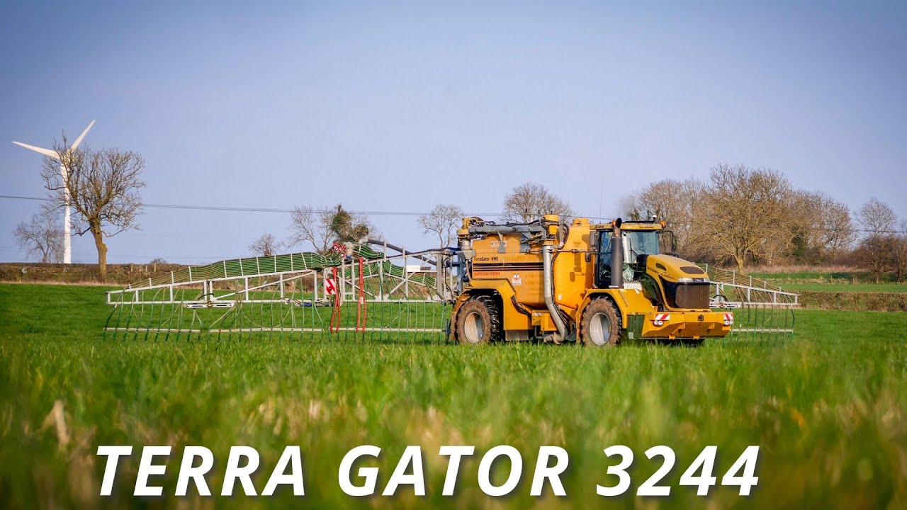 Challenger Terra Gator 3244 & Vogelsang 24 Metre Dribble Bar - Slurry 2022 -  Morgan-Agri