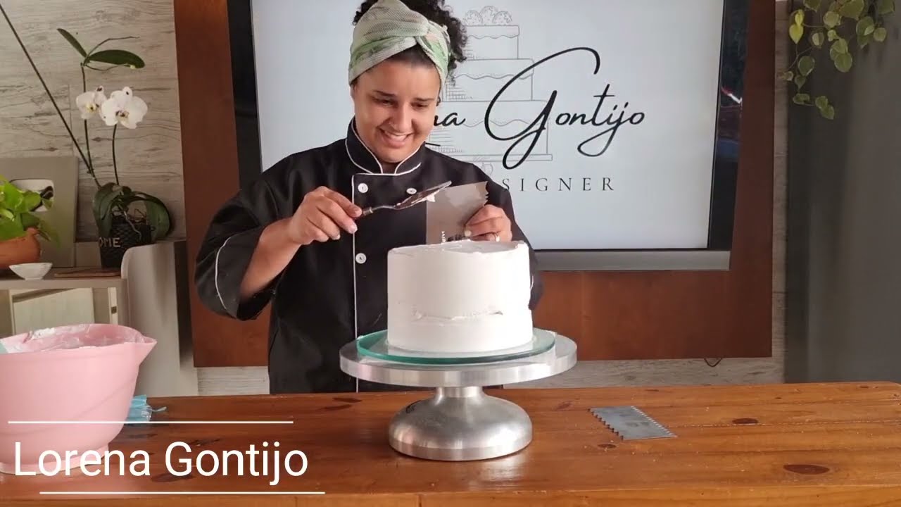 BOLO PERFEITO DE BATIZADO COM GLITTER, ESPATULADO E TRABALHO DE CORDA