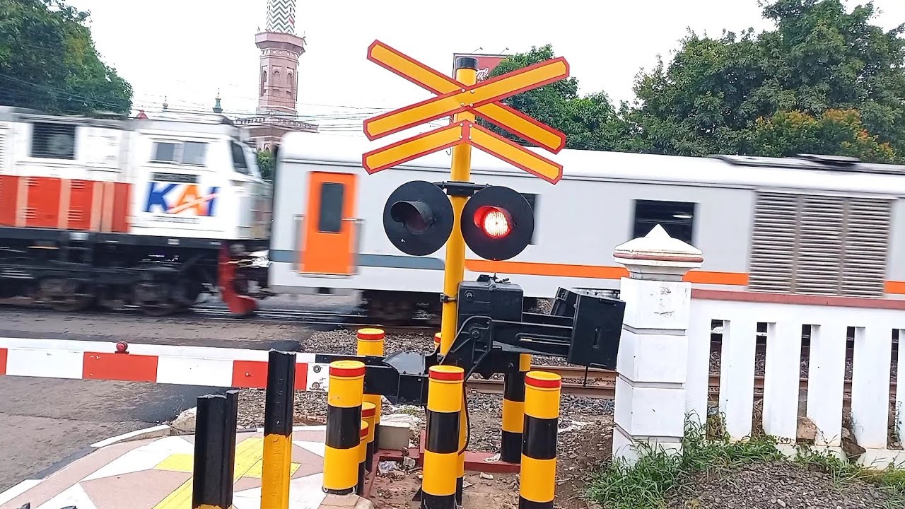 Kompilasi Kereta Api || Railway Crossings || Kompilasi Perlintasan Kereta Api Indonesia || 