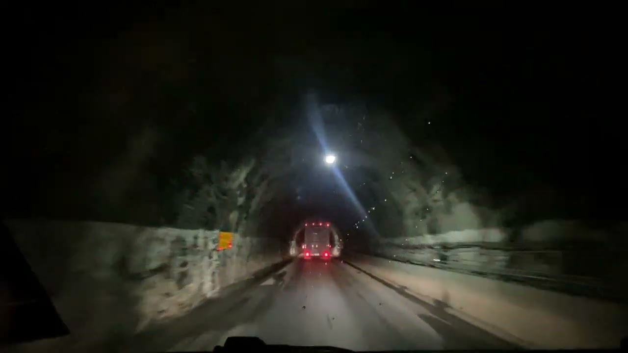 Homer tunnel trên đường đi Milford Sound NZ (p2)