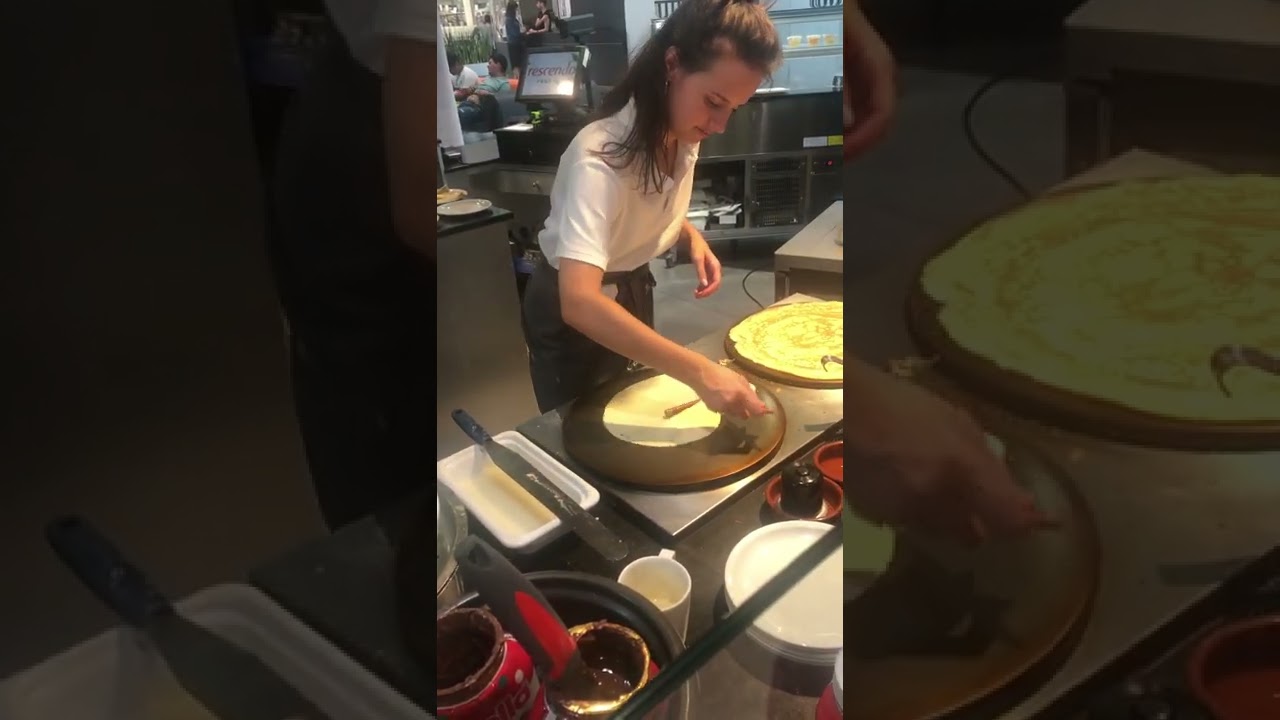 The French girl crepe maker