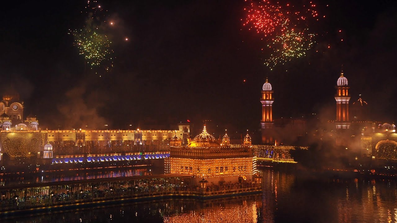 Golden Temple splendid display of fireworks on the occasion of birth anniversary of Guru Ramdas Ji