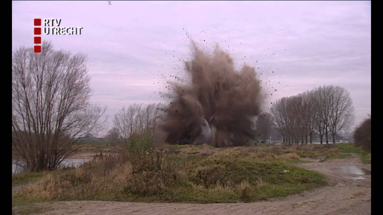 Bomonderzoek in vrachtschepen bij Amerongen
