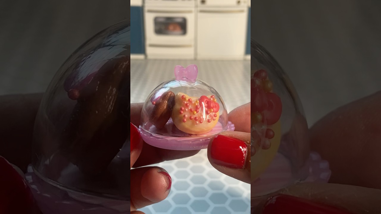 Mini Verse Hello Kitty Donuts! &hearts;️🍩 #miniverse #hellokitty #miniature