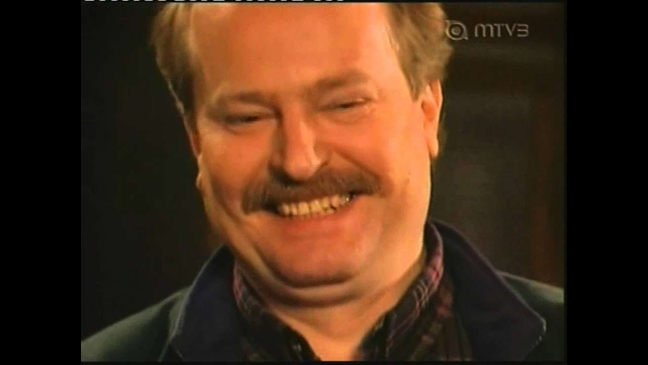 Salkkarit-Seppo tarjoo pontikkaa hometarkastajalle