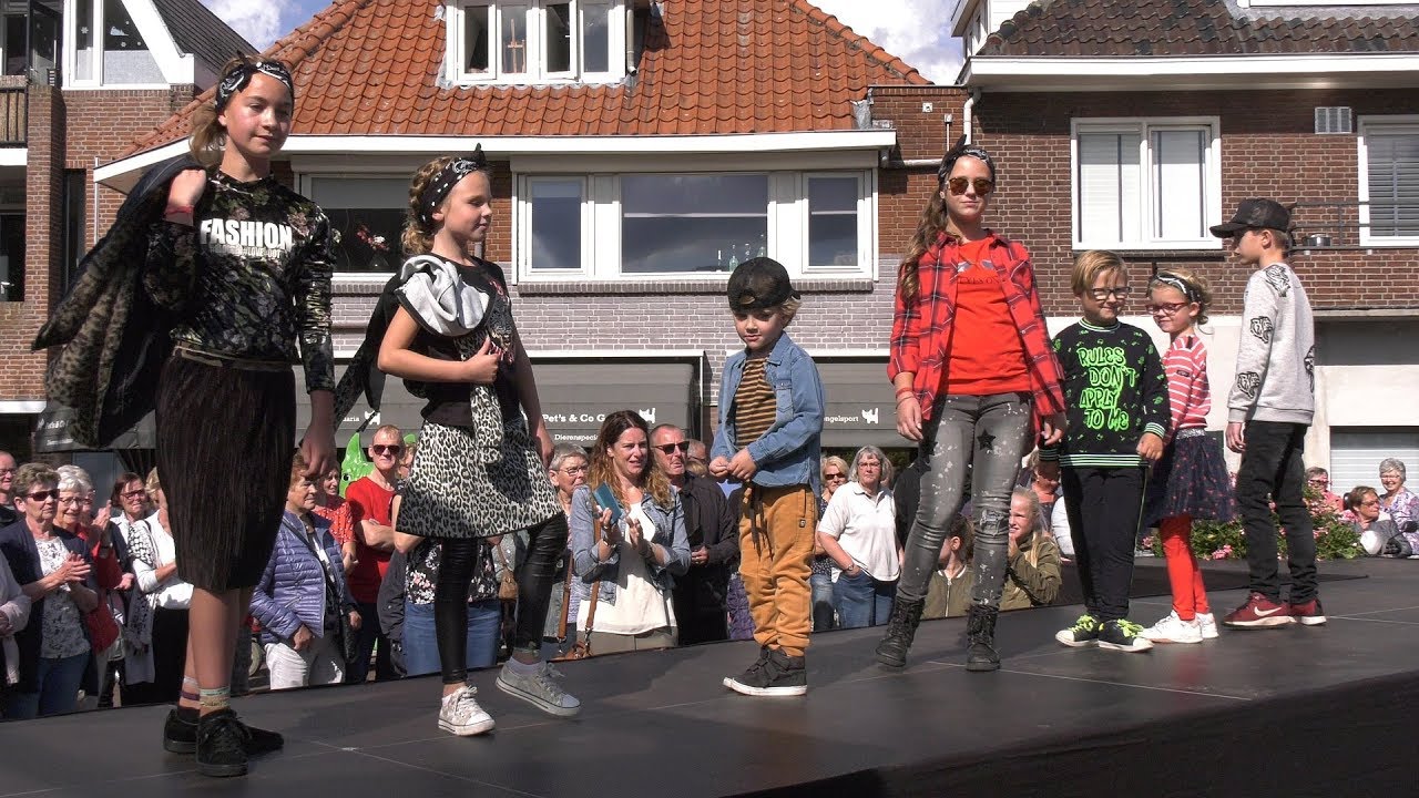 Modeshow met presentatie najaar en wintercollectie / 15-9-2018