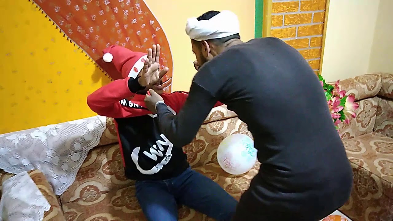 صعيدي ابنه بيحتفل بليلة راس السنة الجديدة 2021ادخل شوف عمل في اي | اضحك مع كريسماس 2021