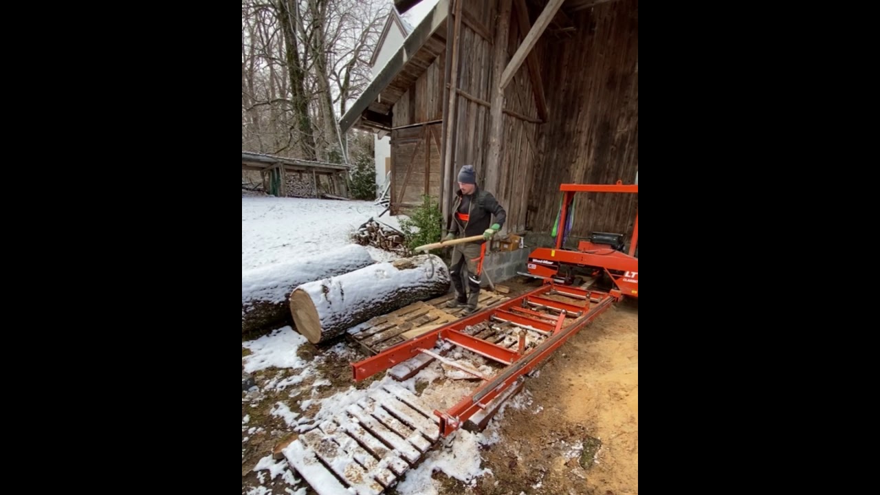 Woodmizer LT 15 wide cutting oak wood to 5cm slabs